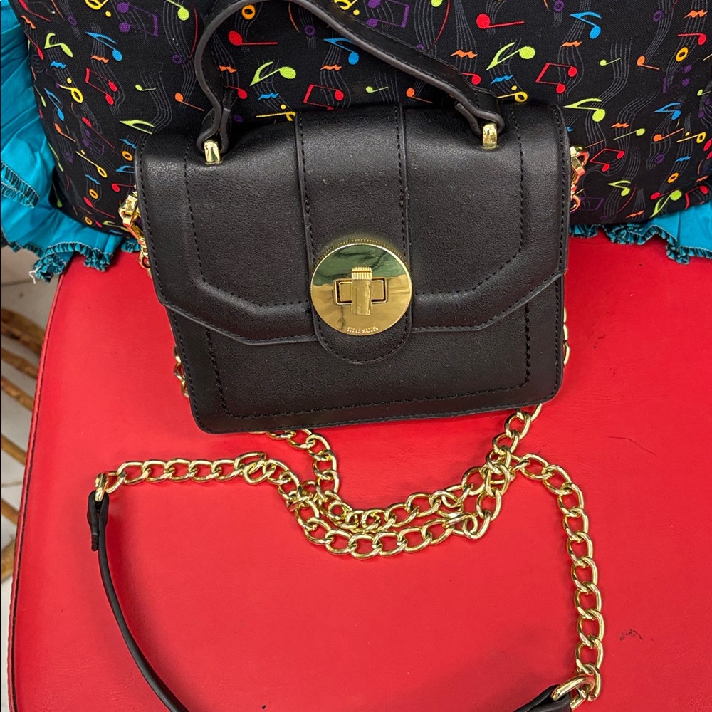 Steve Madden Elegant Black and Gold Women's Bag - NWOT